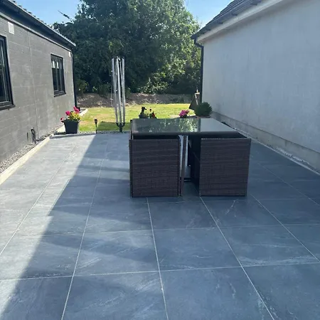 Modern 2 Bed Luxury Private Gated Estate Ashbourne